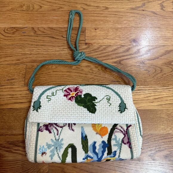 Vintage ELIZABETH‎ TURNER Louisville Iris Floral Ivory Needlepoint Purse - Picture 1 of 5